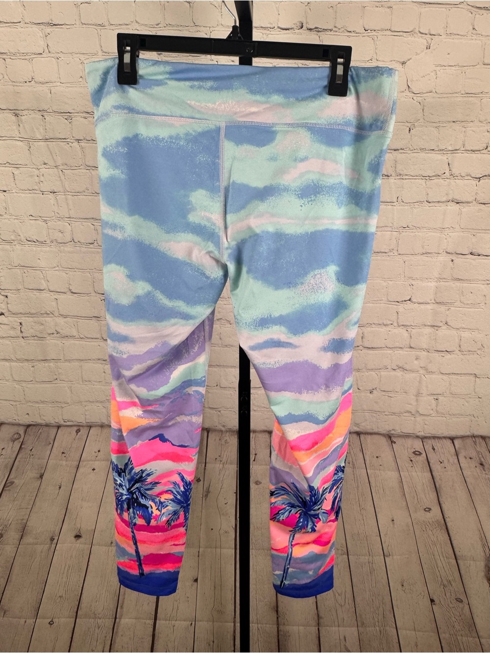 Lilly Pulitzer Luxletic Weekender Leggings Sunset Palm Print UPF 50 Size XL - Picture 5 of 5